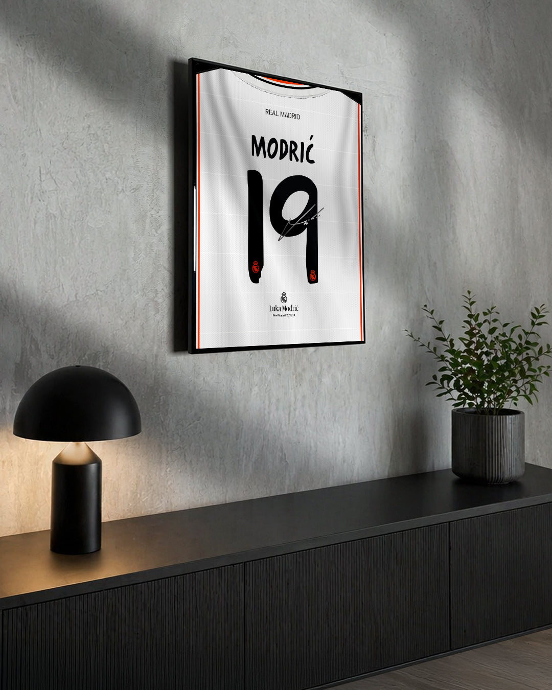 Real Madrid 2013/14 Local - Diseño Dorsal / Modrić #19
