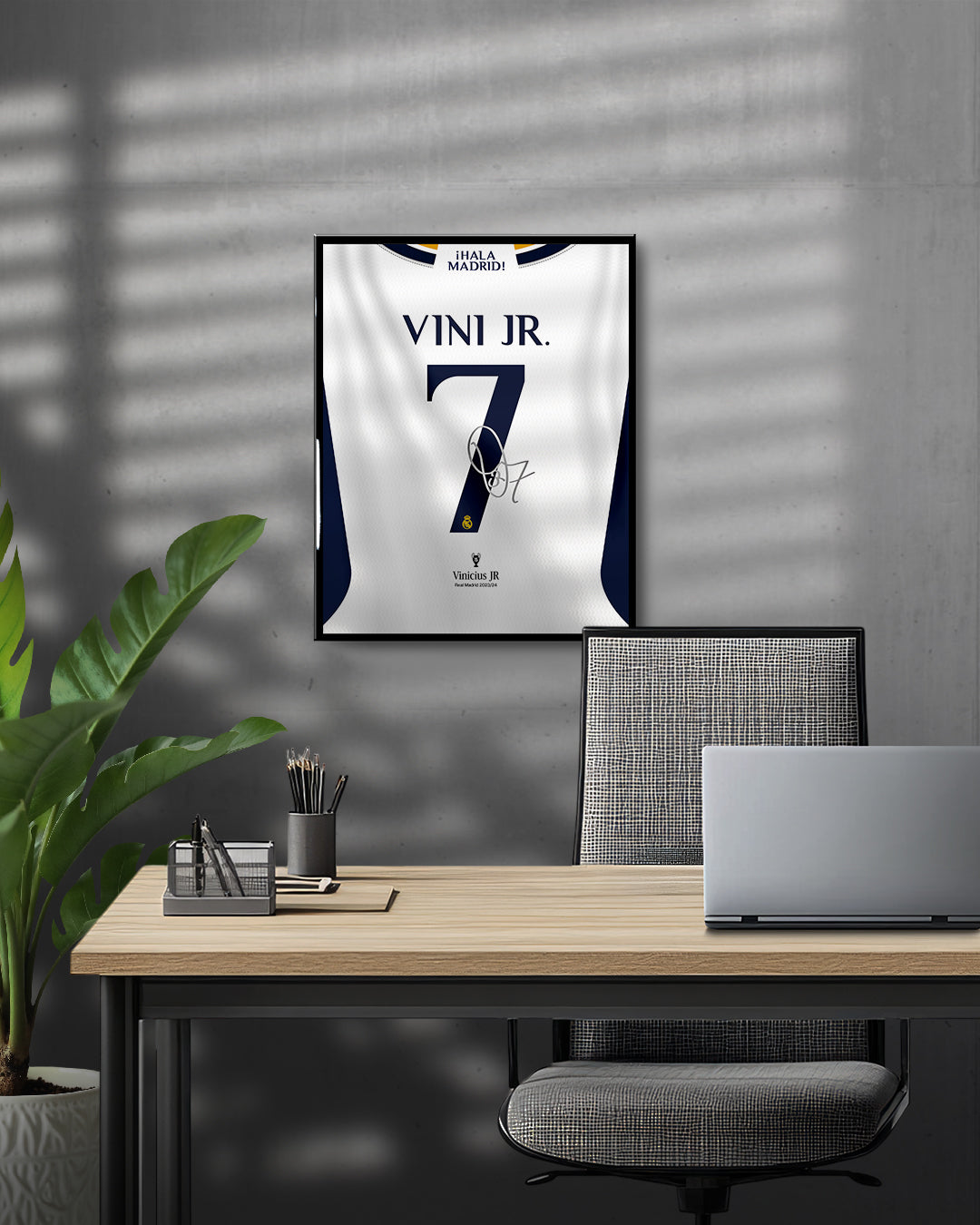 Real Madrid 2023/24 Local - Diseño Dorsal / Vinicius JR #7