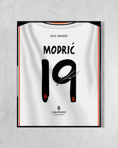 Real Madrid 2013/14 Local - Diseño Dorsal / Modrić #19