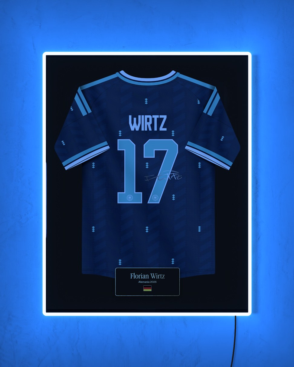 Alemania 2026 Visitante - Diseño Jersey con LED celeste encendido de noche