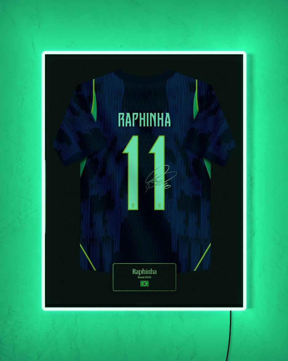 Brasil 2026 Visitante - Diseño Jersey con LED verde encendido de noche