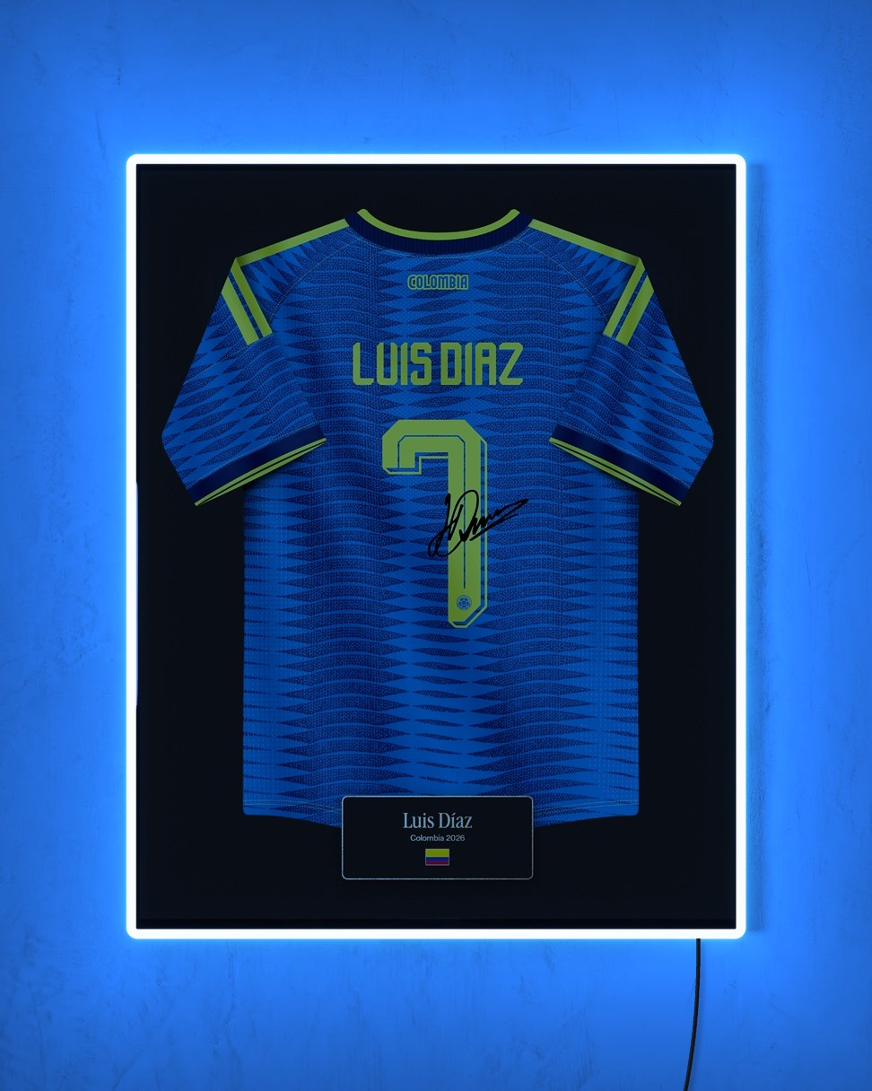 Colombia 2026 Visitante - Diseño Jersey con LED celeste encendido de noche