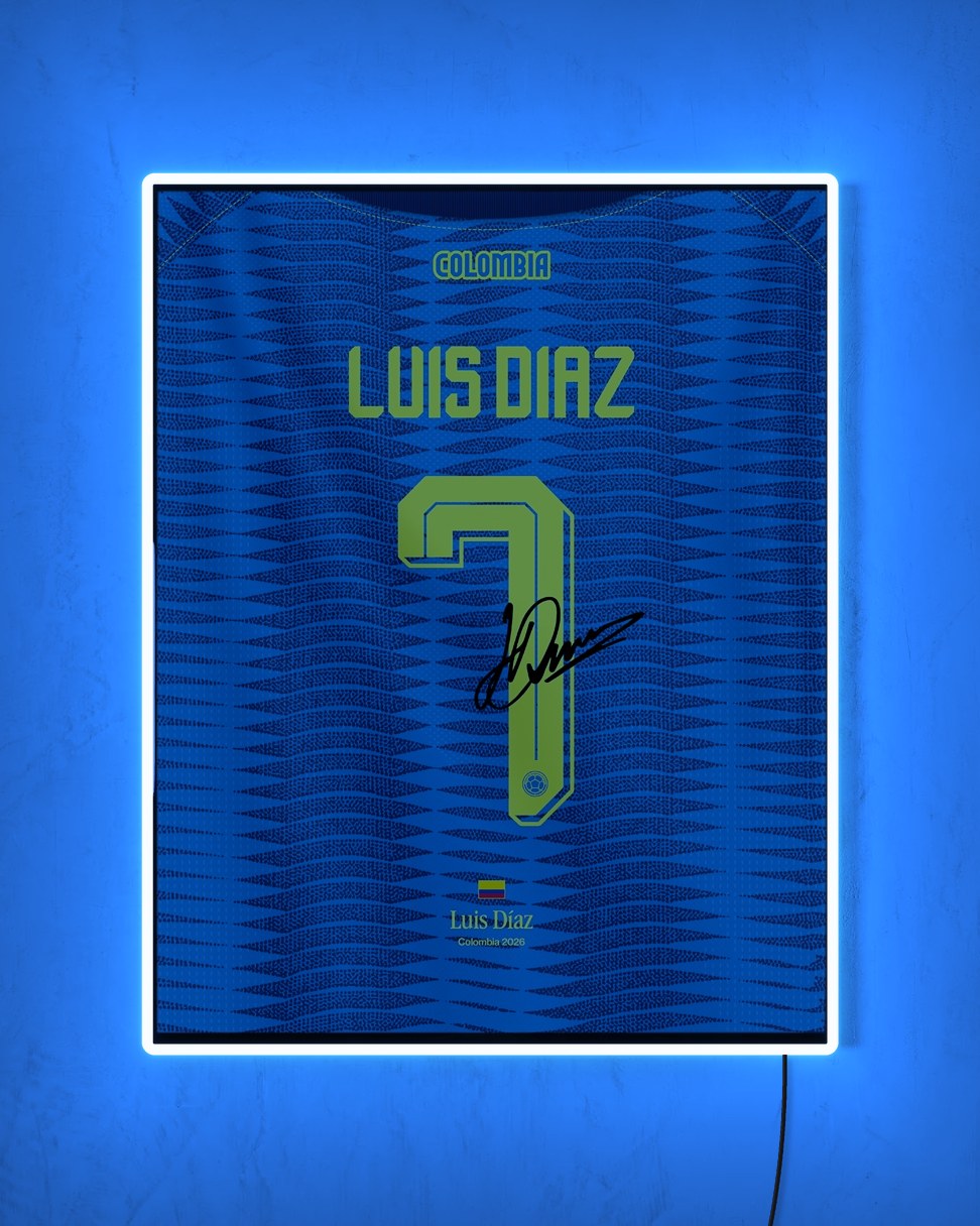 Colombia 2026 Visitante - Diseño Dorsal con LED celeste encendido de noche