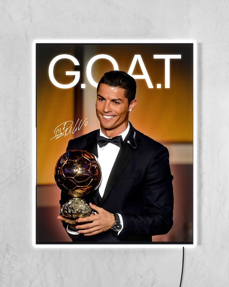 Cristiano Ronaldo - Balón de Oro con LED blanco encendido