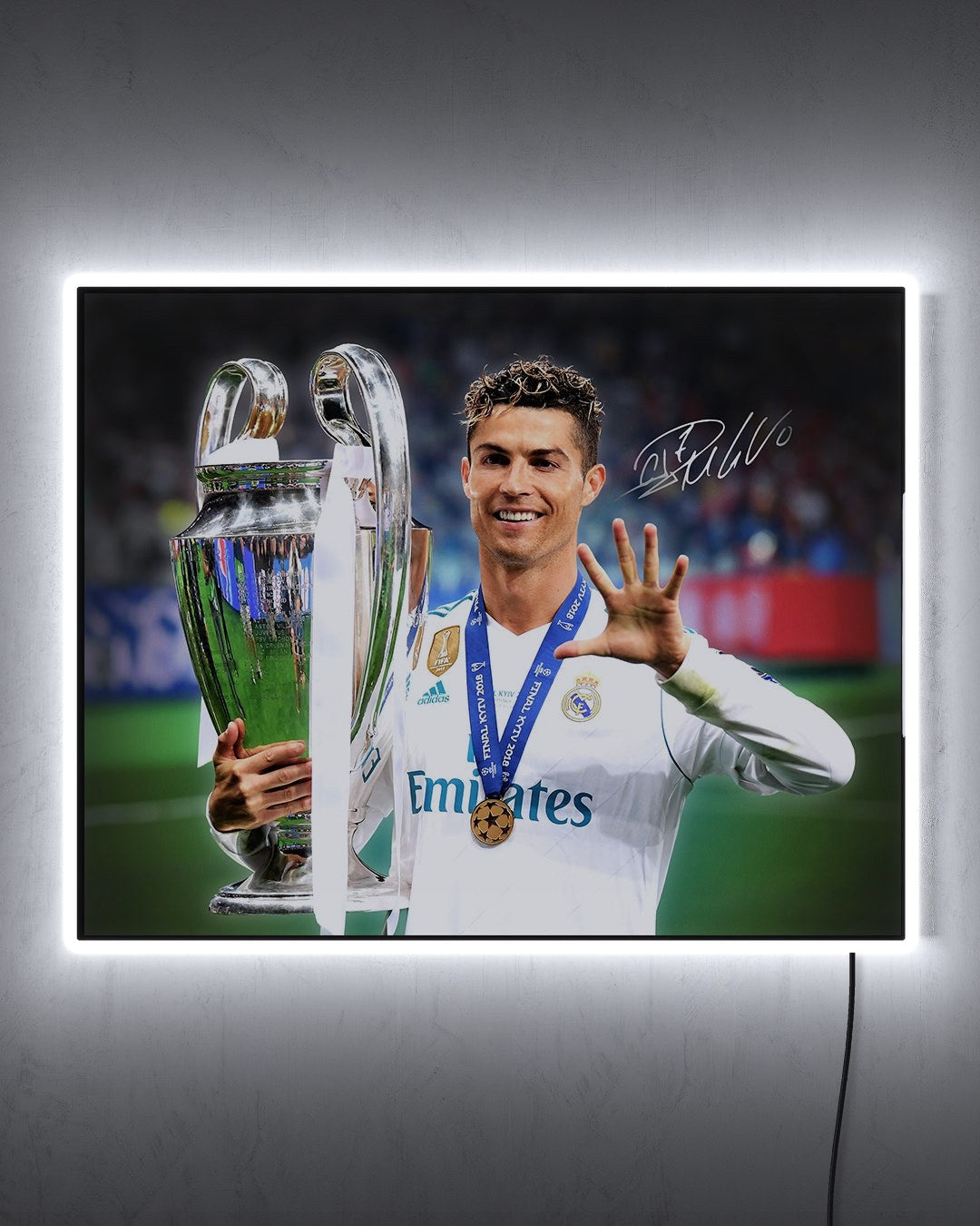 Cristiano Ronaldo - Champions League 2018 con LED blanco encendido de noche