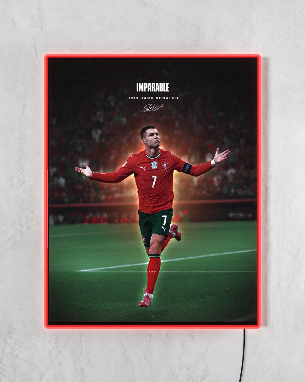 Cristiano Ronaldo - Imparable con LED rojo encendido