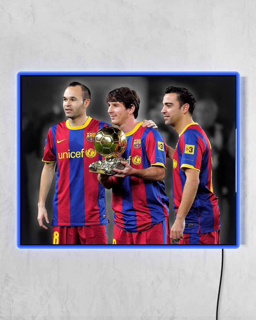 El Trío de Oro - FC Barcelona con LED azul encendido