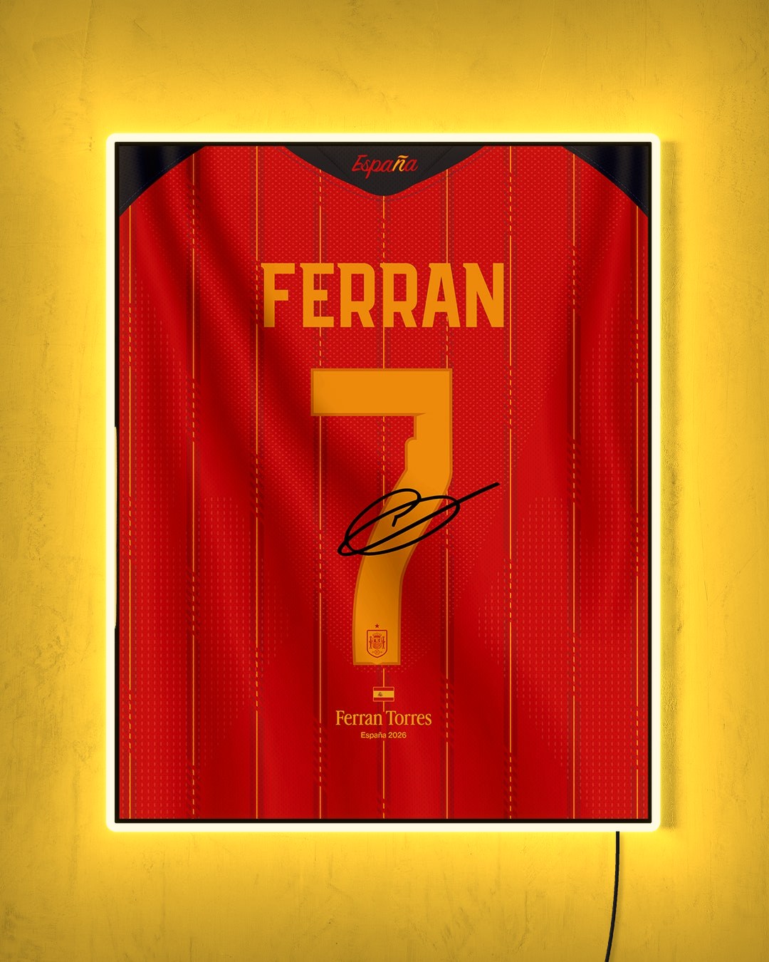 España 2026 Local - Diseño Dorsal / Ferran #7 con LED amarillo encendido de noche