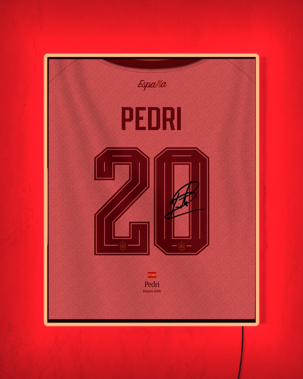 España 2026 Visitante - Diseño Dorsal con LED rojo encendido de noche