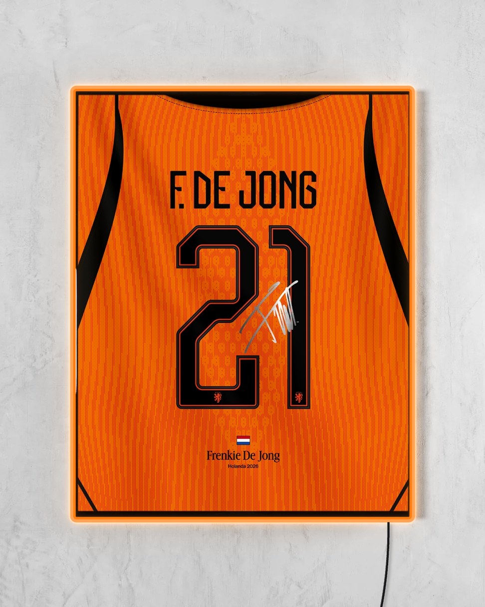 Holanda 2026 Local - Diseño Dorsal con LED naranja encendido