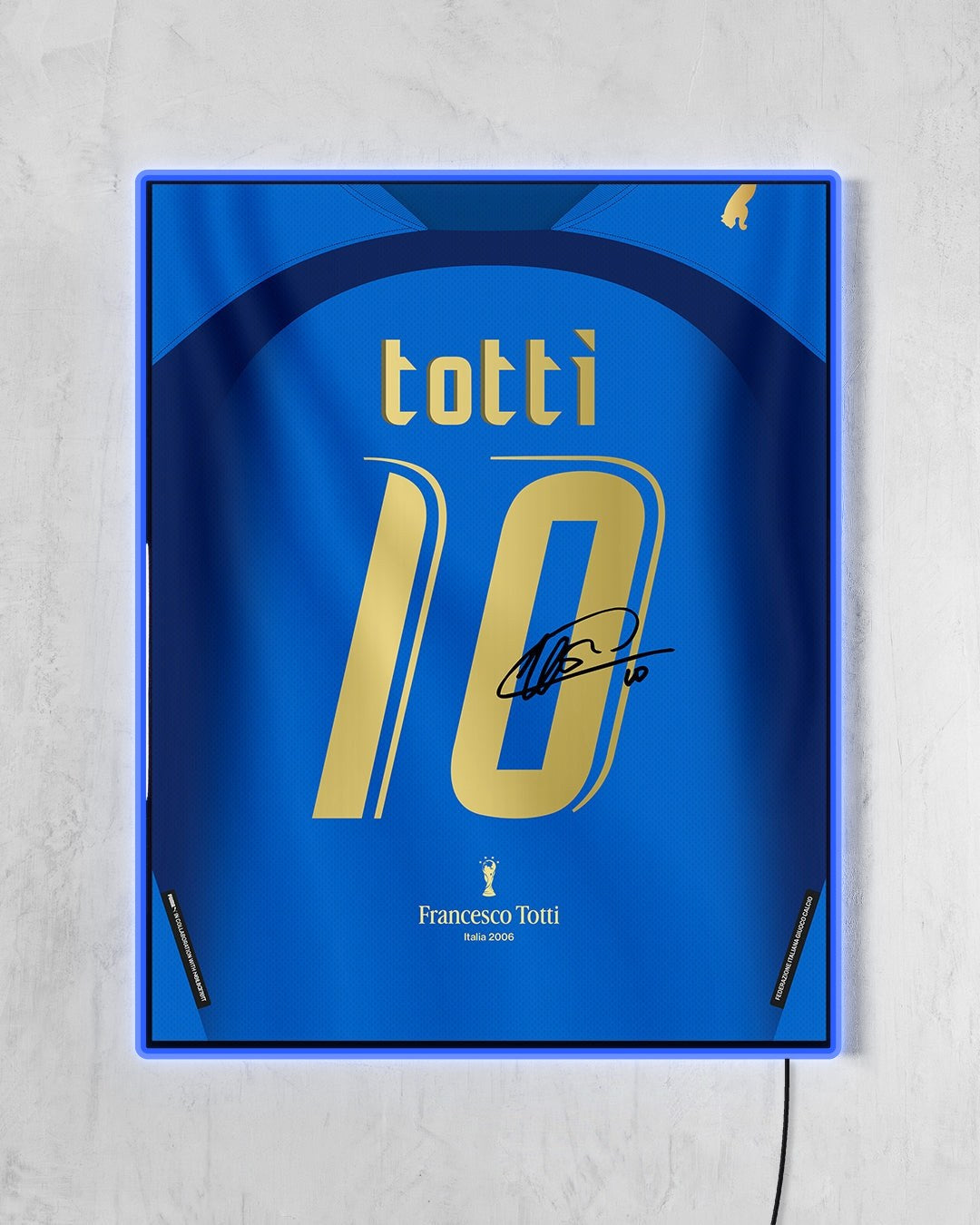 Italia 2006 Local - Diseño Dorsal con LED azul encendido