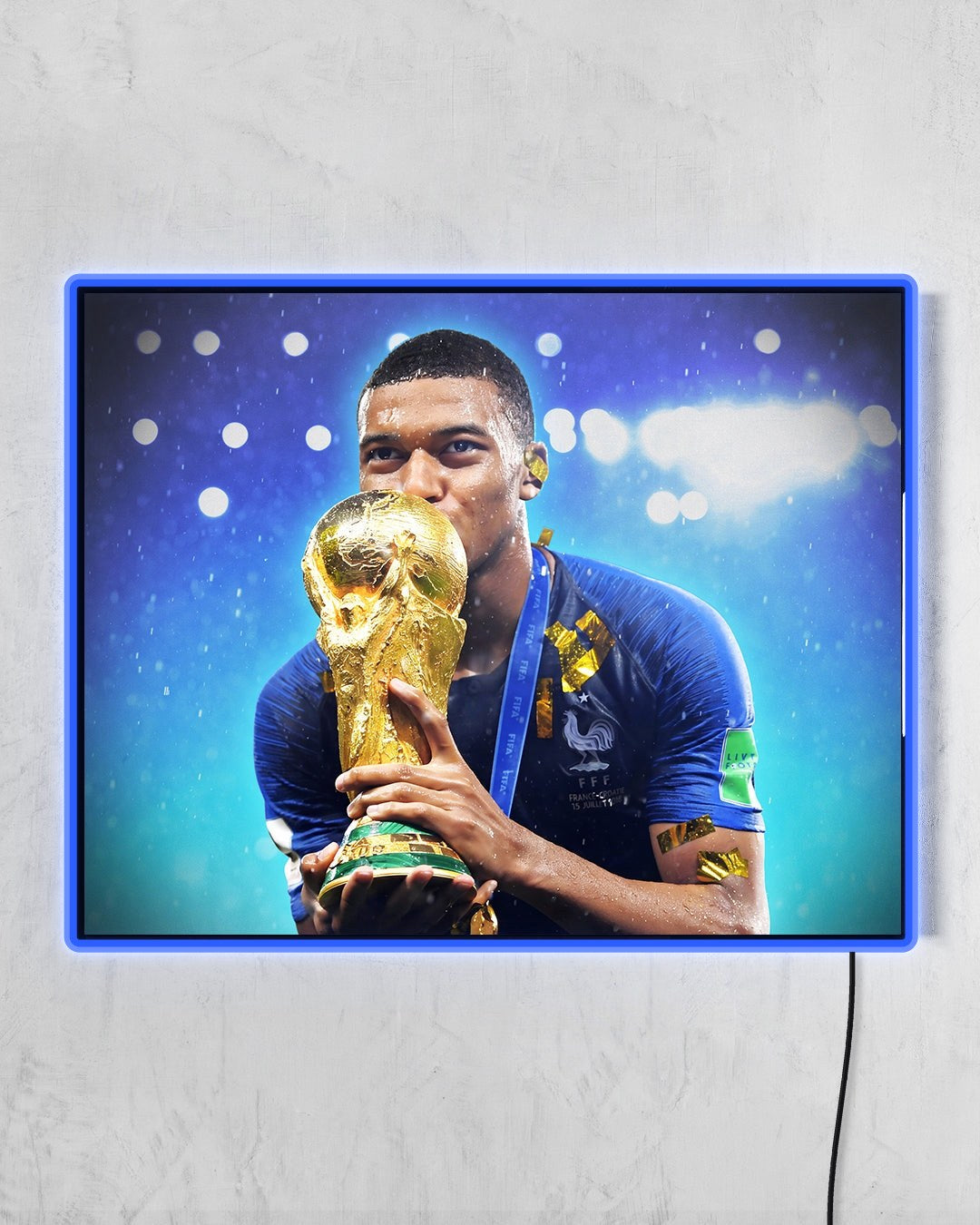 Kylian Mbappé - Copa del Mundo 2018 con LED azul encendido