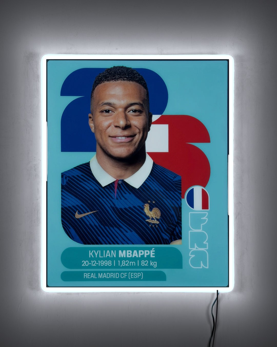 Kylian Mbappé - Sticker 2026 con LED blanco encendido de noche