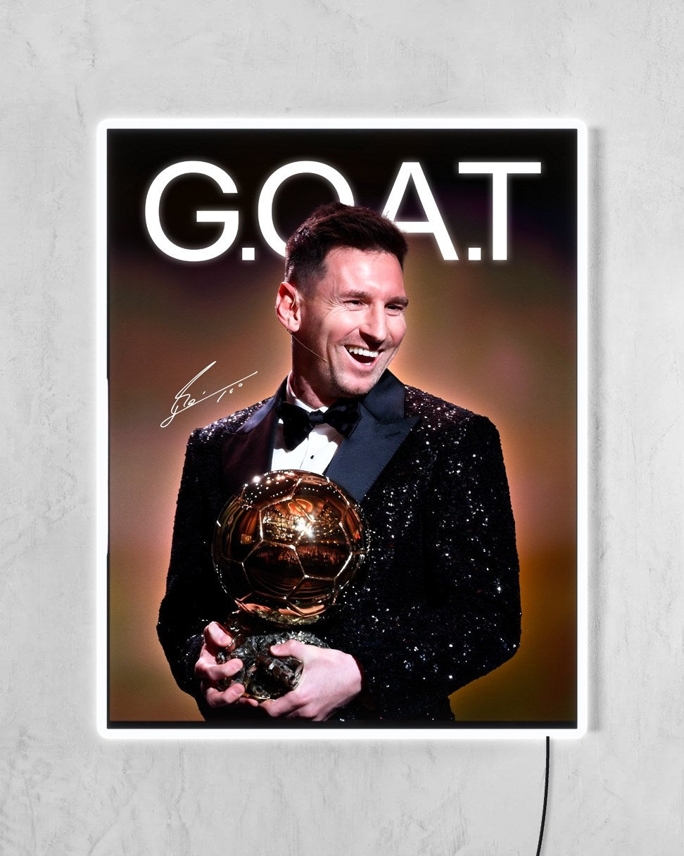 Lionel Messi - Balón de Oro con LED blanco encendido