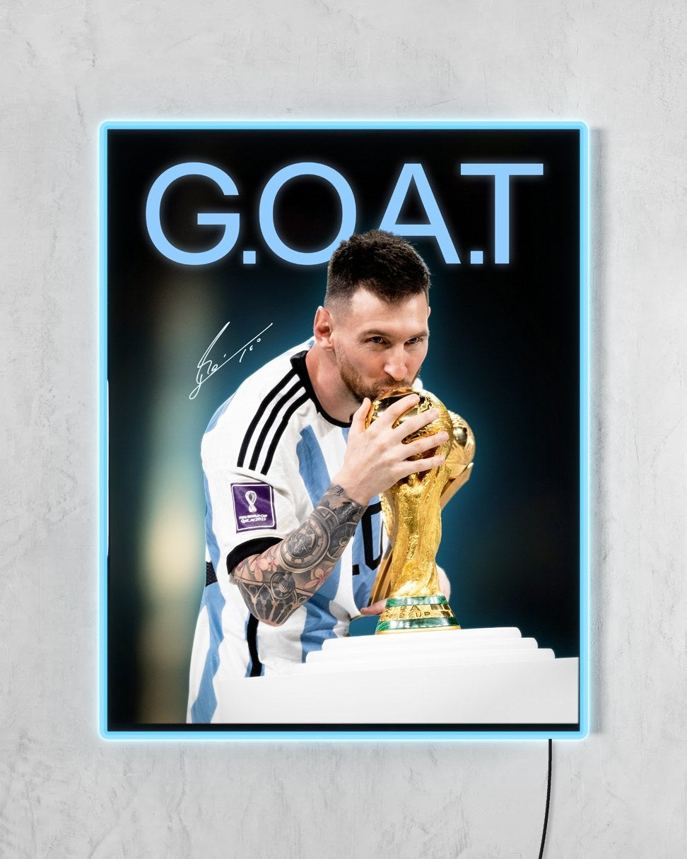 Lionel Messi - G.O.A.T con LED celeste encendido