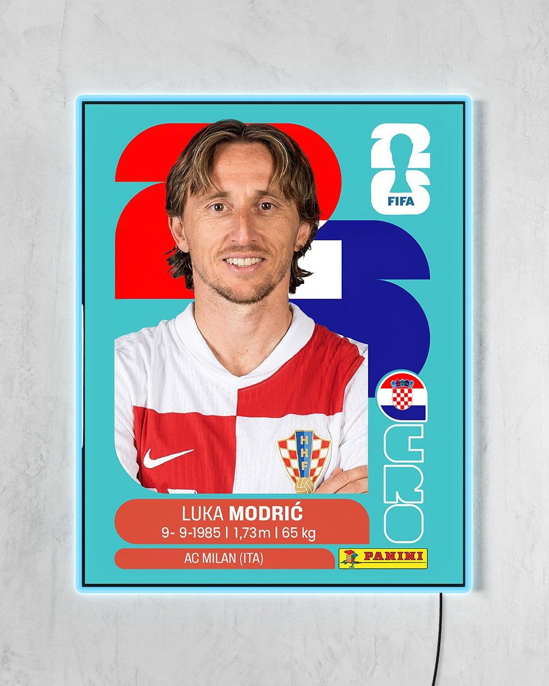 Luka Modrić - Sticker 2026 con LED celeste encendido