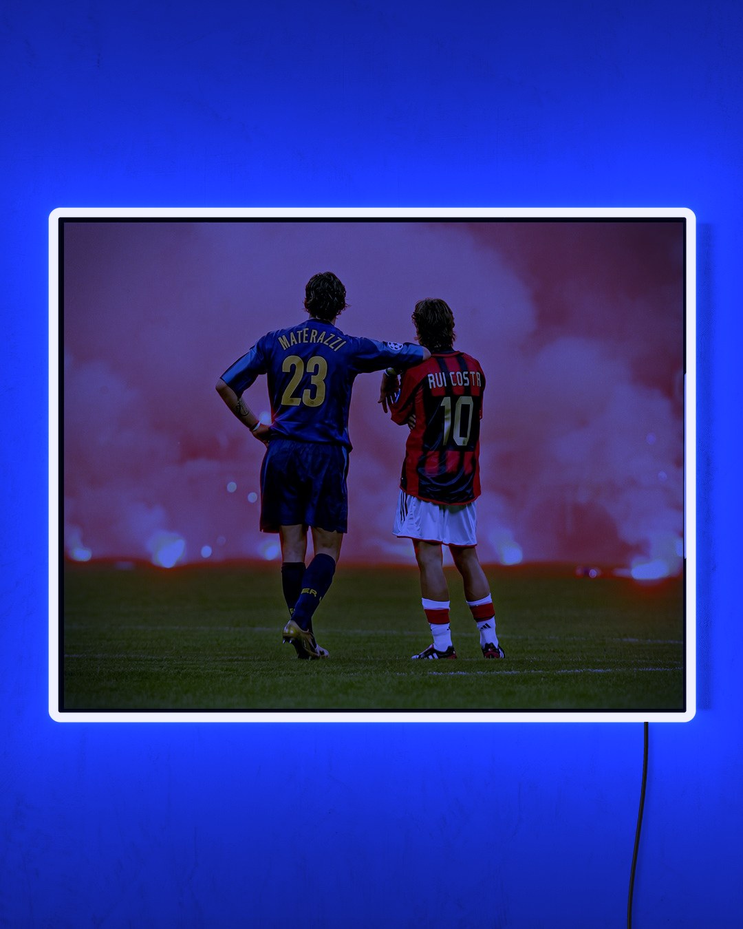 Materazzi y Rui Costa - Noche de Derbi con LED azul encendido de noche