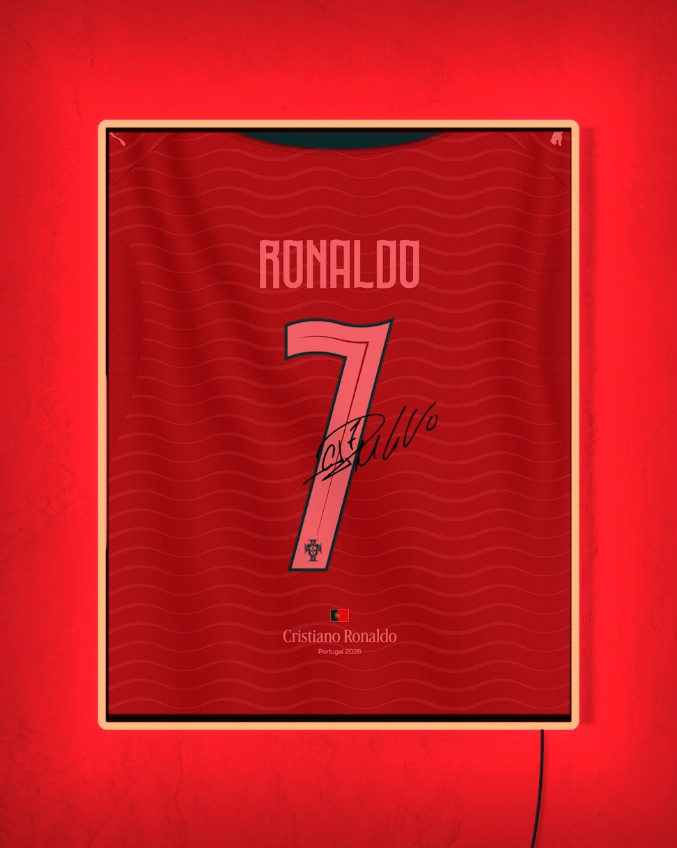 Portugal 2026 Local - Diseño Dorsal con LED rojo encendido de noche