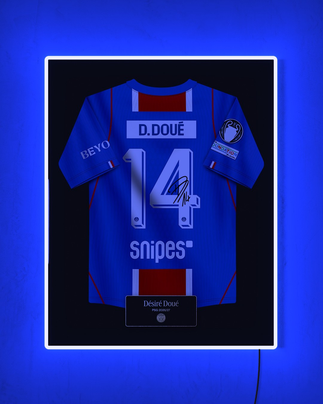 PSG 2026/27 Local - Diseño Jersey / D. Doué #14 con LED azul encendido de noche