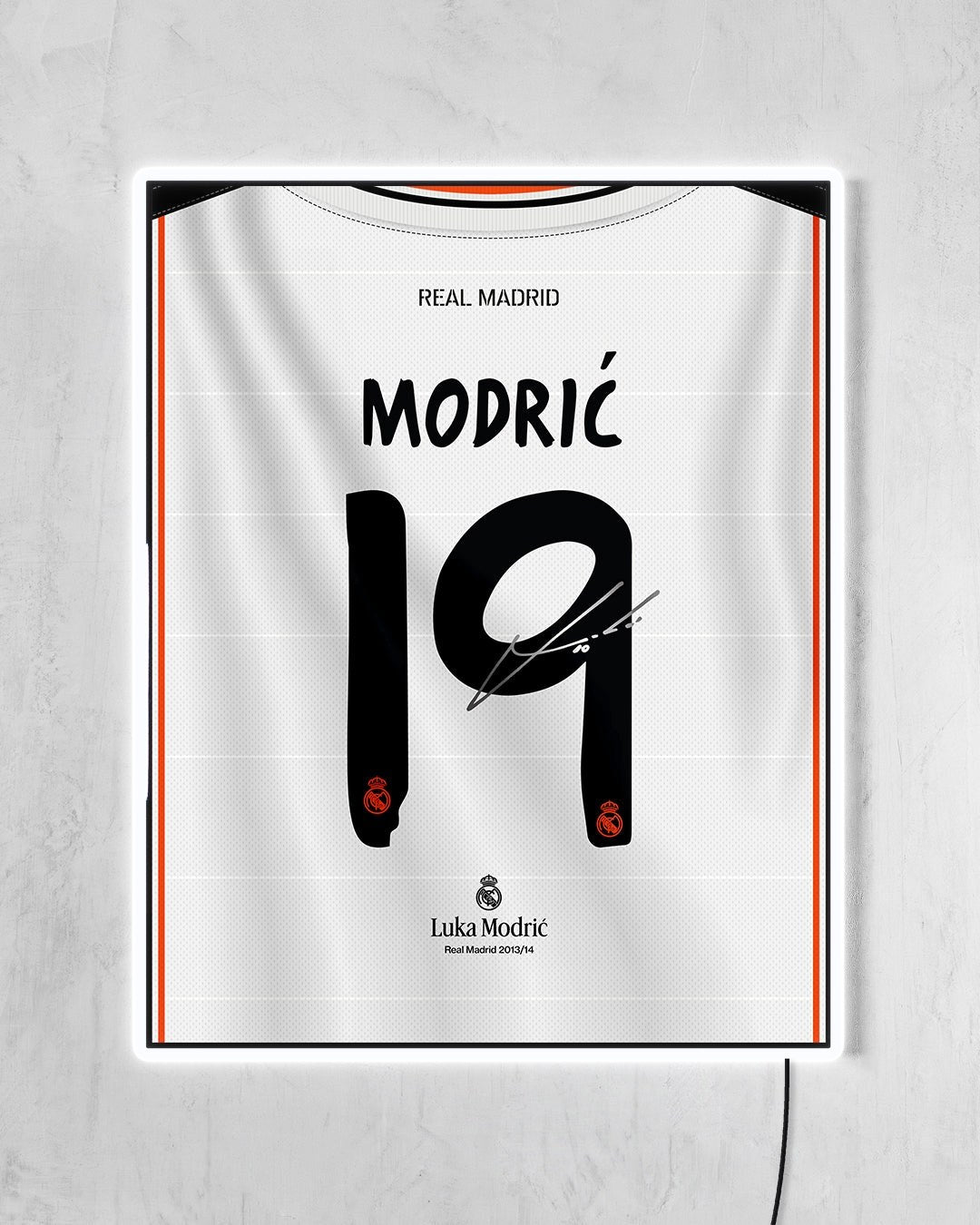 Real Madrid 2013/14 Local - Diseño Dorsal / Modrić #19 con LED blanco encendido