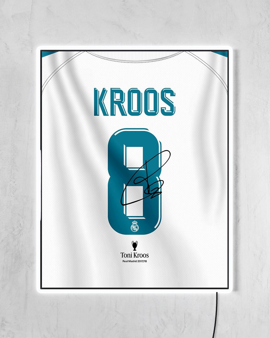 Real Madrid 2017/18 Local - Diseño Dorsal / Kroos #8 con LED blanco encendido