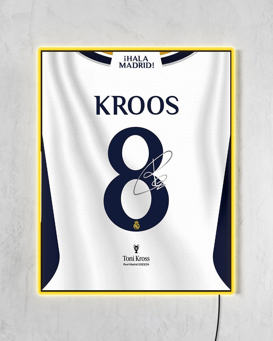 Real Madrid 2023/24 Local - Diseño Dorsal con LED amarillo encendido