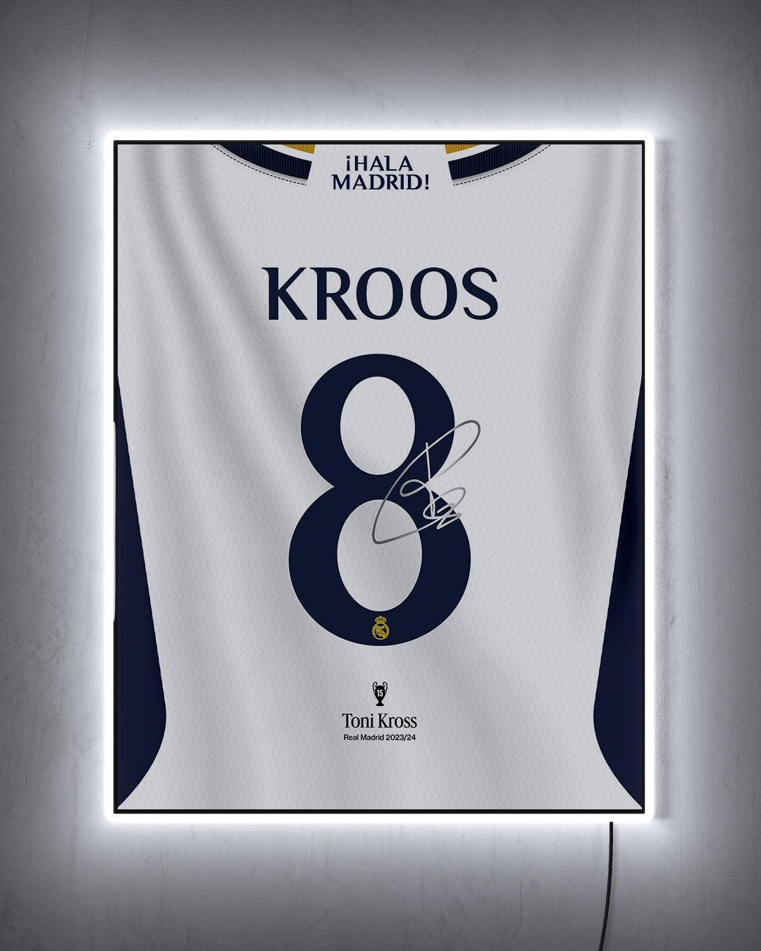 Real Madrid 2023/24 Local - Diseño Dorsal con LED blanco encendido de noche