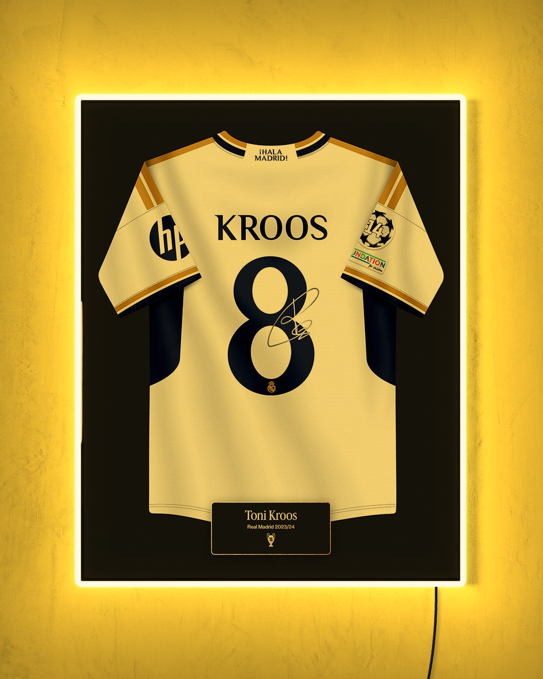 Real Madrid 2023/24 Local - Diseño Jersey con LED amarillo encendido de noche