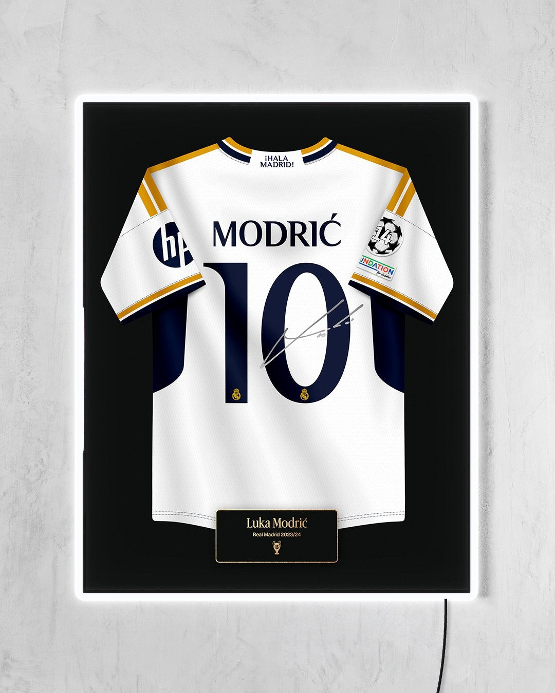 Real Madrid 2023/24 Local - Diseño Jersey / Modrić #10 con LED blanco encendido
