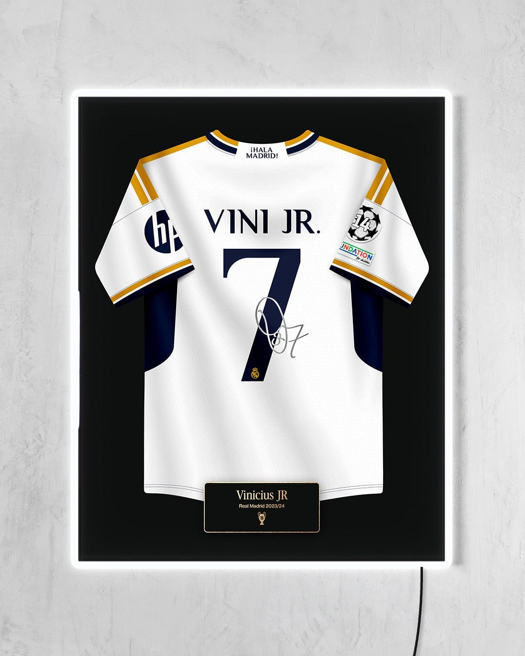 Real Madrid 2023/24 Local - Diseño Jersey / Vinicius JR #7 con LED blanco encendido