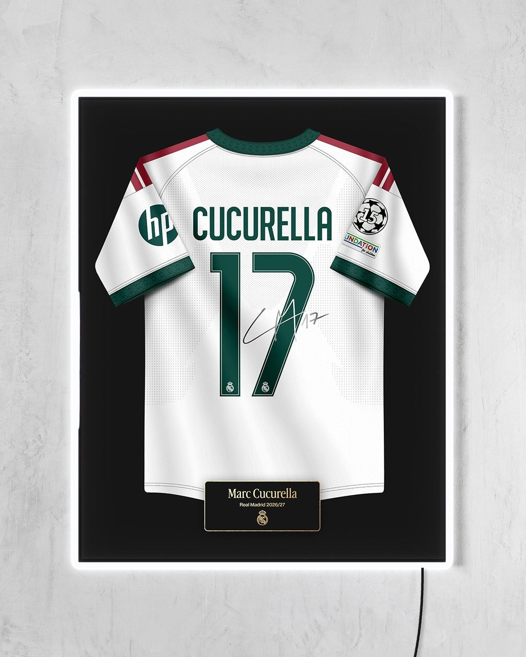 Real Madrid 2026/27 Local - Diseño Jersey / Cucurella #17 con LED blanco encendido