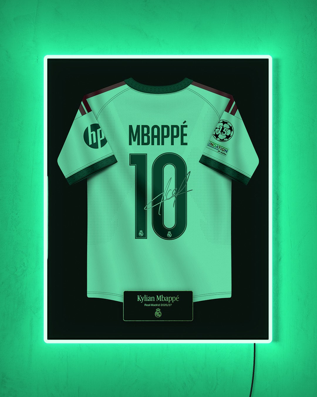 Real Madrid 2026/27 Local - Diseño Jersey / Mbappé #10 con LED verde encendido de noche