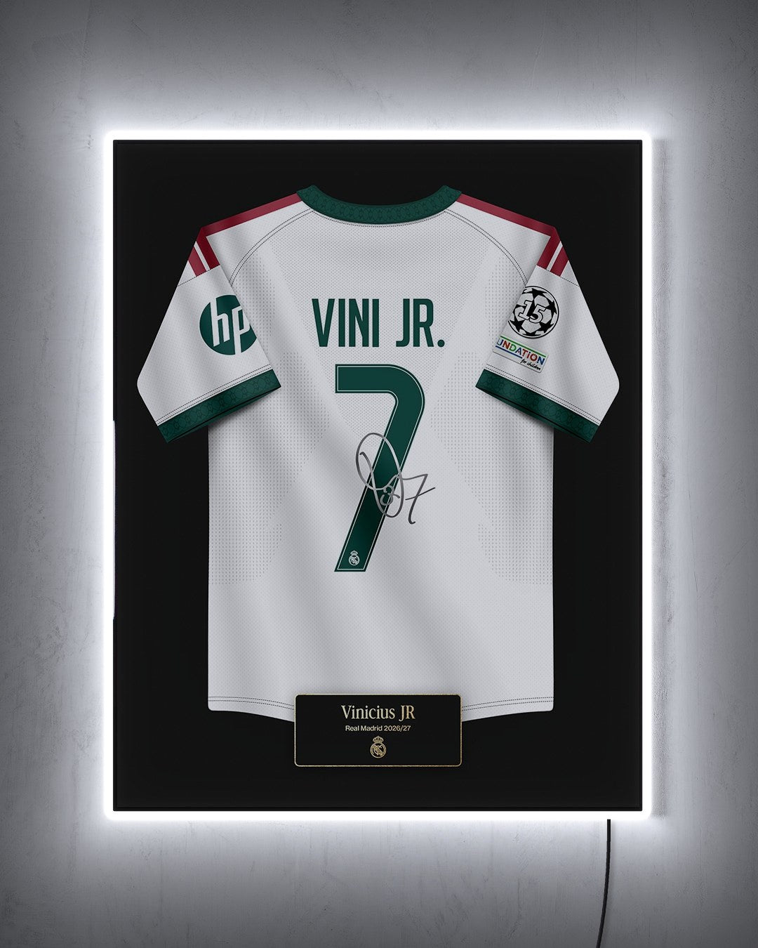 Real Madrid 2026/27 Local - Diseño Jersey / Vini Jr. #7 con LED blanco encendido de noche