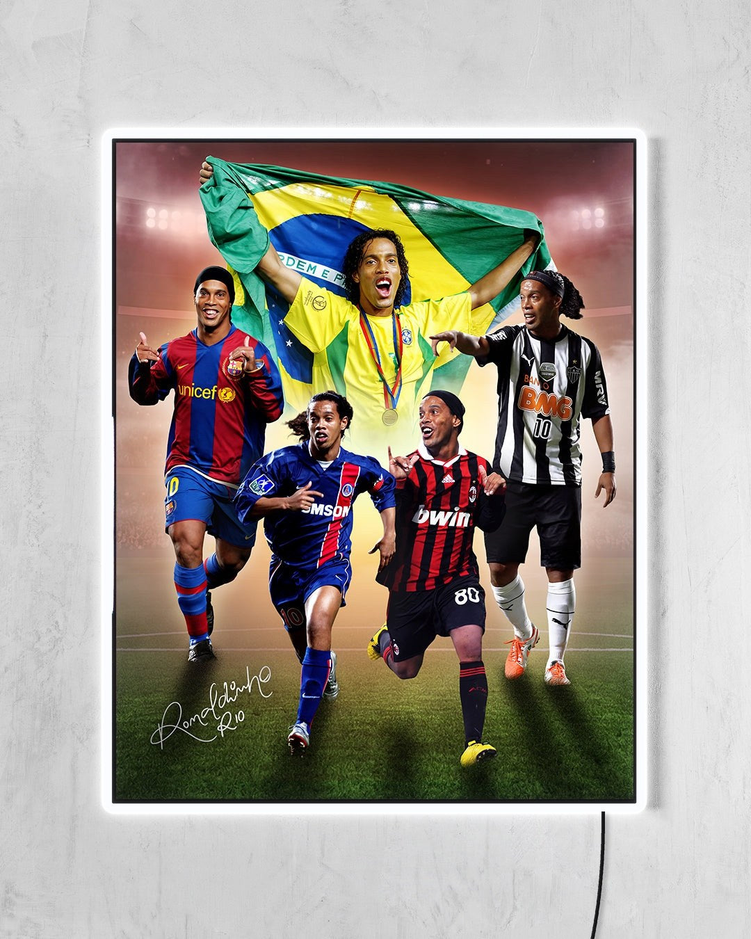 Ronaldinho - La Leyenda con LED blanco encendido