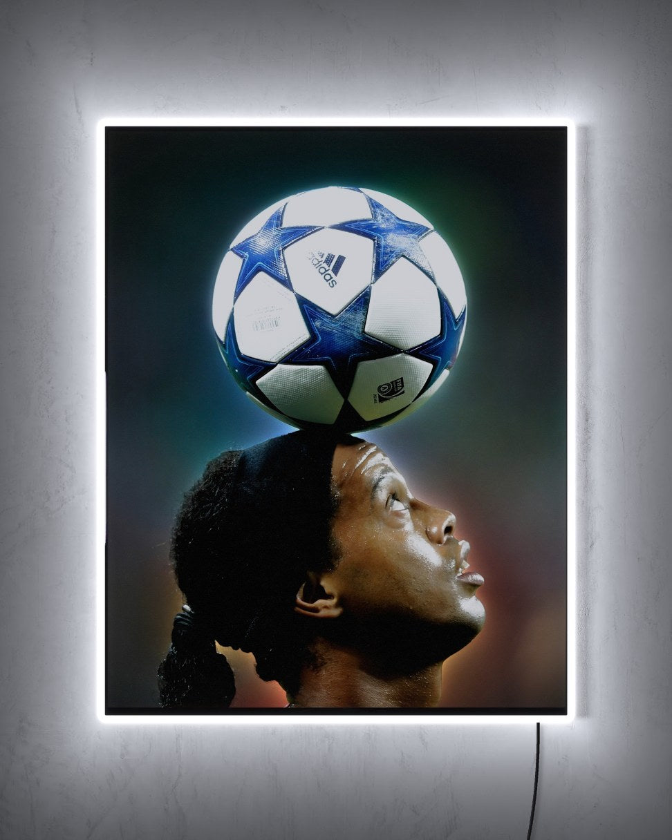 Ronaldinho - Aura con LED blanco encendido de noche